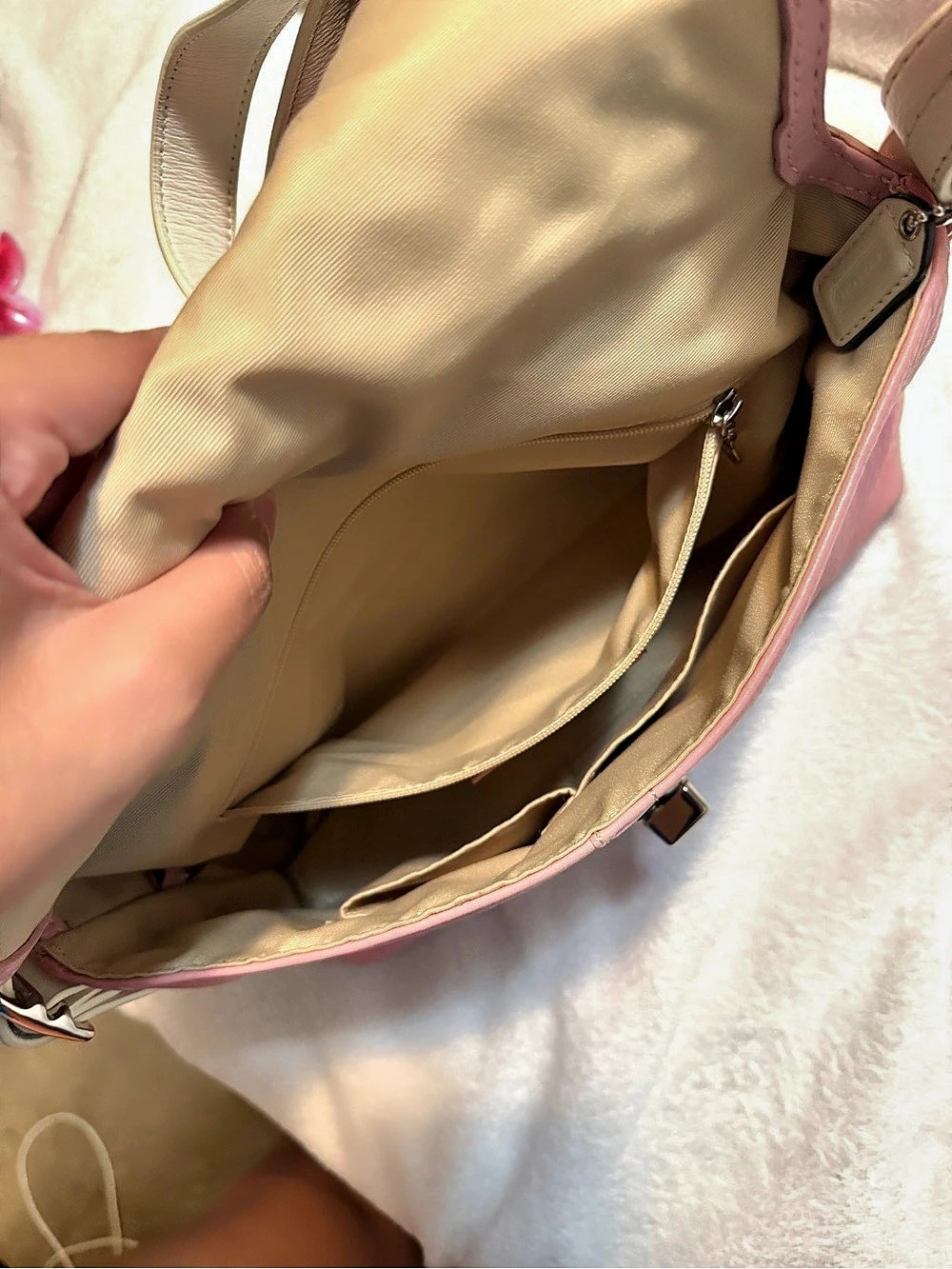 Coach Hamptons Turnlock Flap Bag Pink & white Crossbody/shoulder - Picture 6 of 11